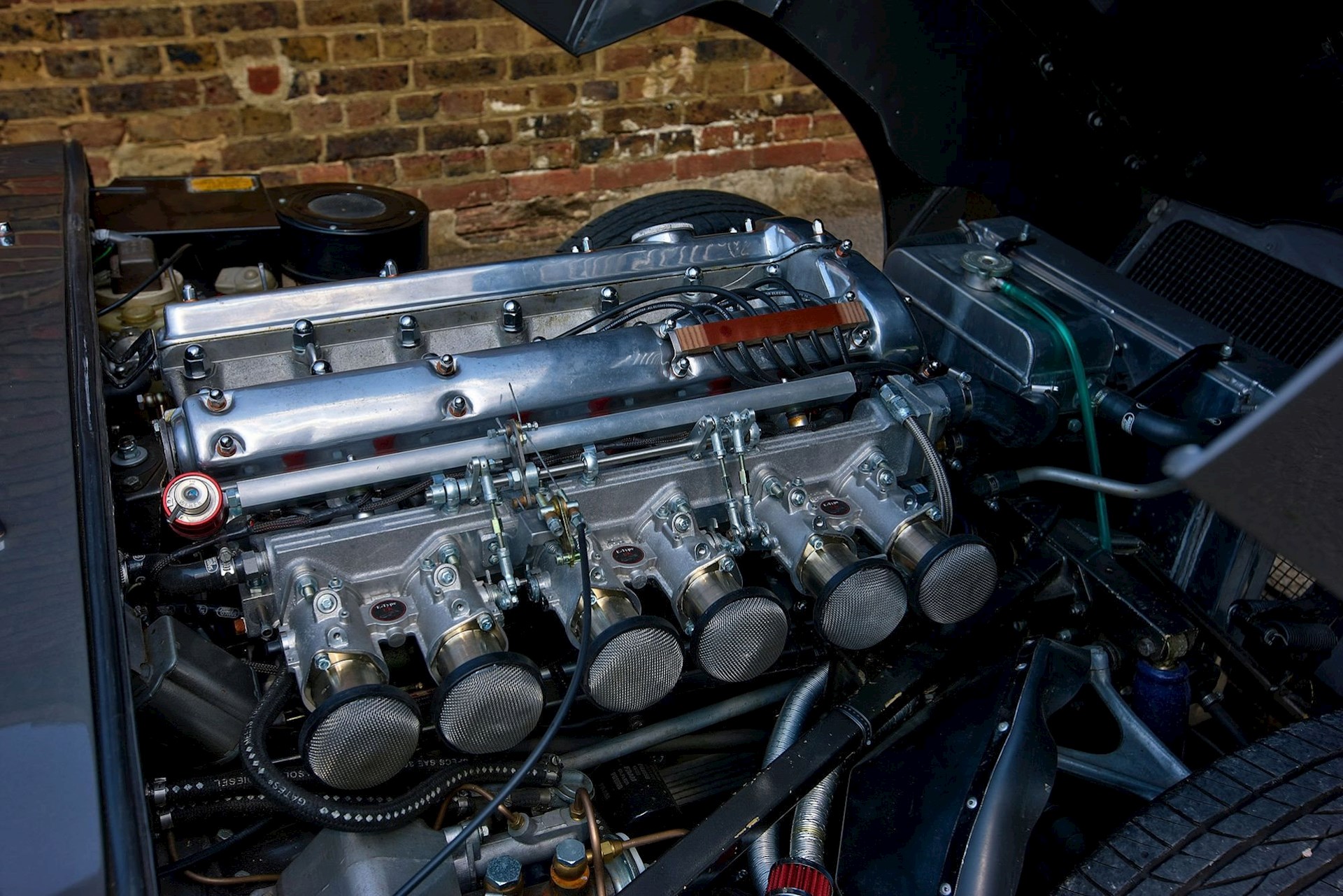 Fuel Injection Upgrades For V12 & 6Cylinder Jaguar ETypes